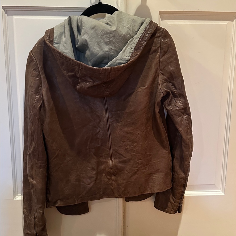 Ever brown lamb skin women’s leather jacket. Size small - Picture 3 of 5